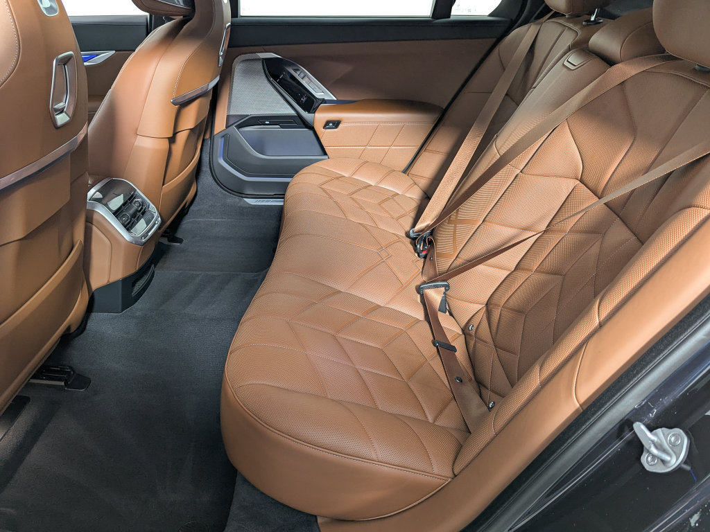 Certified 2023 BMW 740i RWD image 53