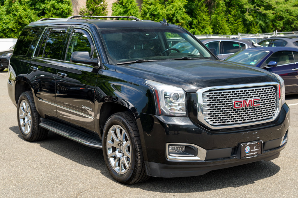 Used 2017 GMC Yukon Denali w/ Open Road Package AWD/4WD image 9