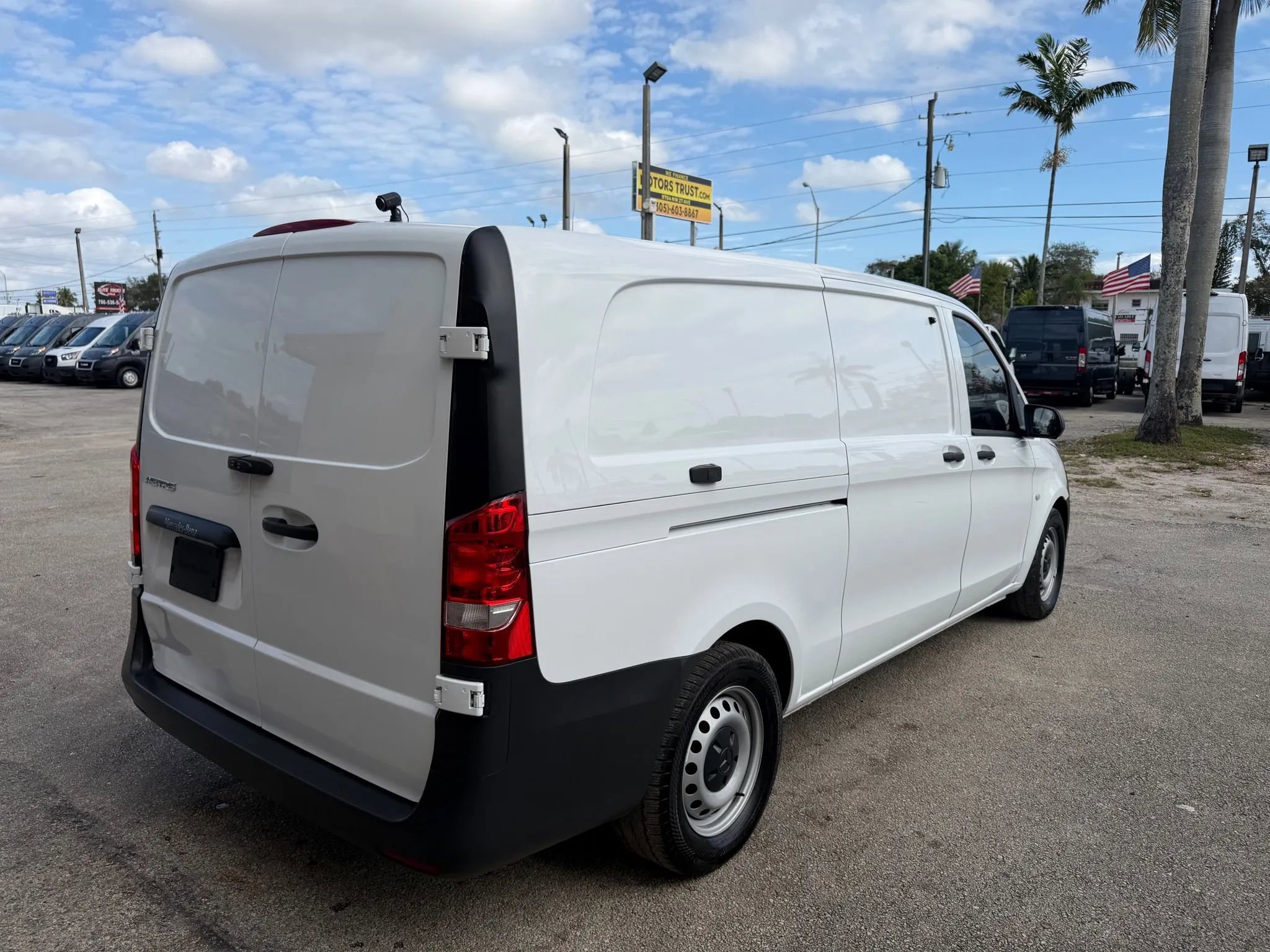 Used 2023 Mercedes-Benz Metris image 8