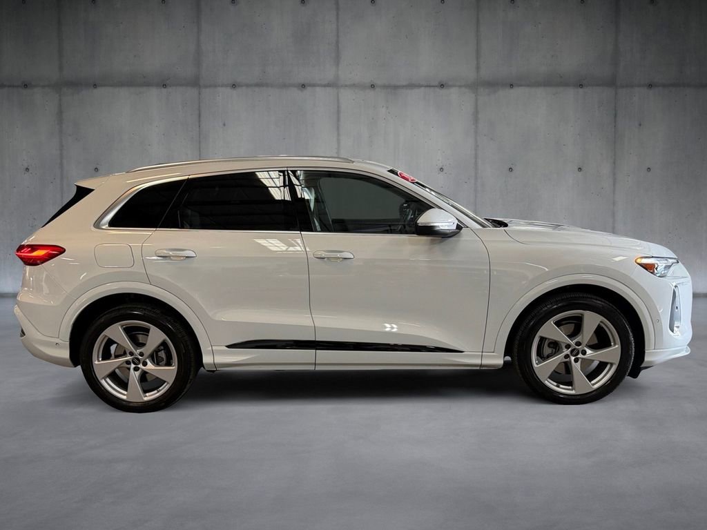 Certified 2025 Audi Q5 Premium Plus w/ Premium Plus image 6