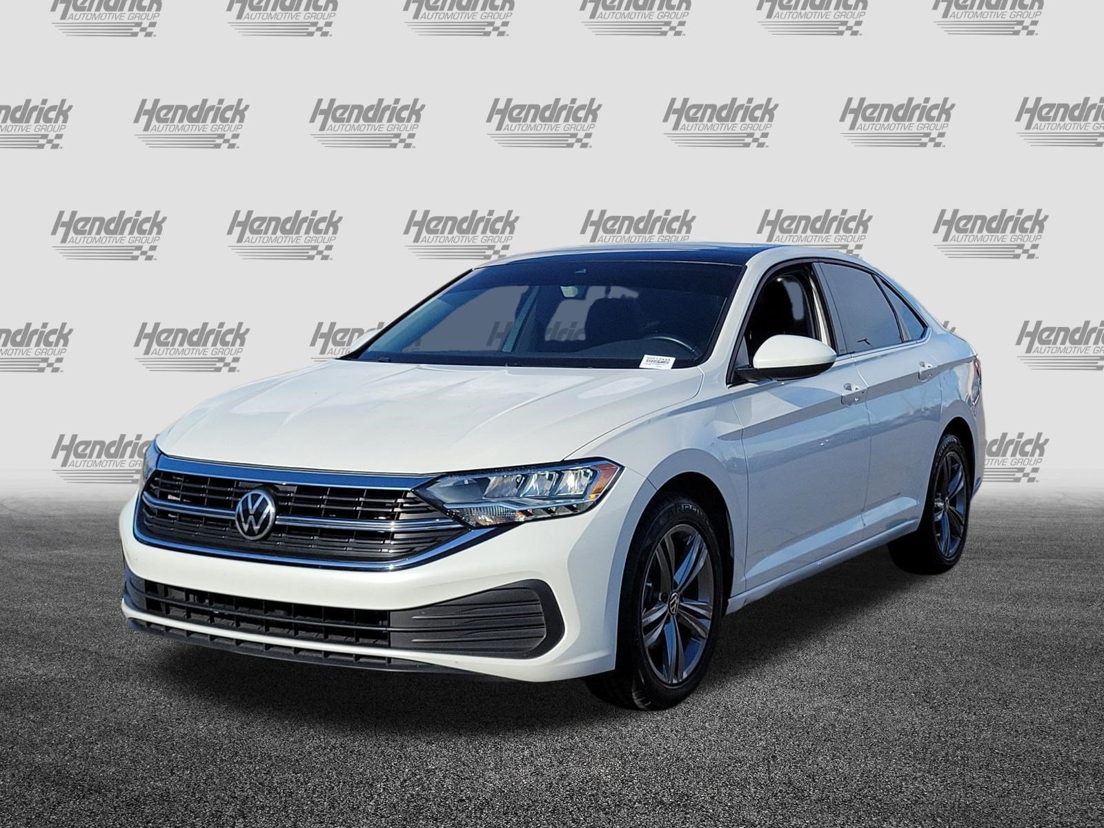 Used 2023 Volkswagen Jetta SE FWD image 3
