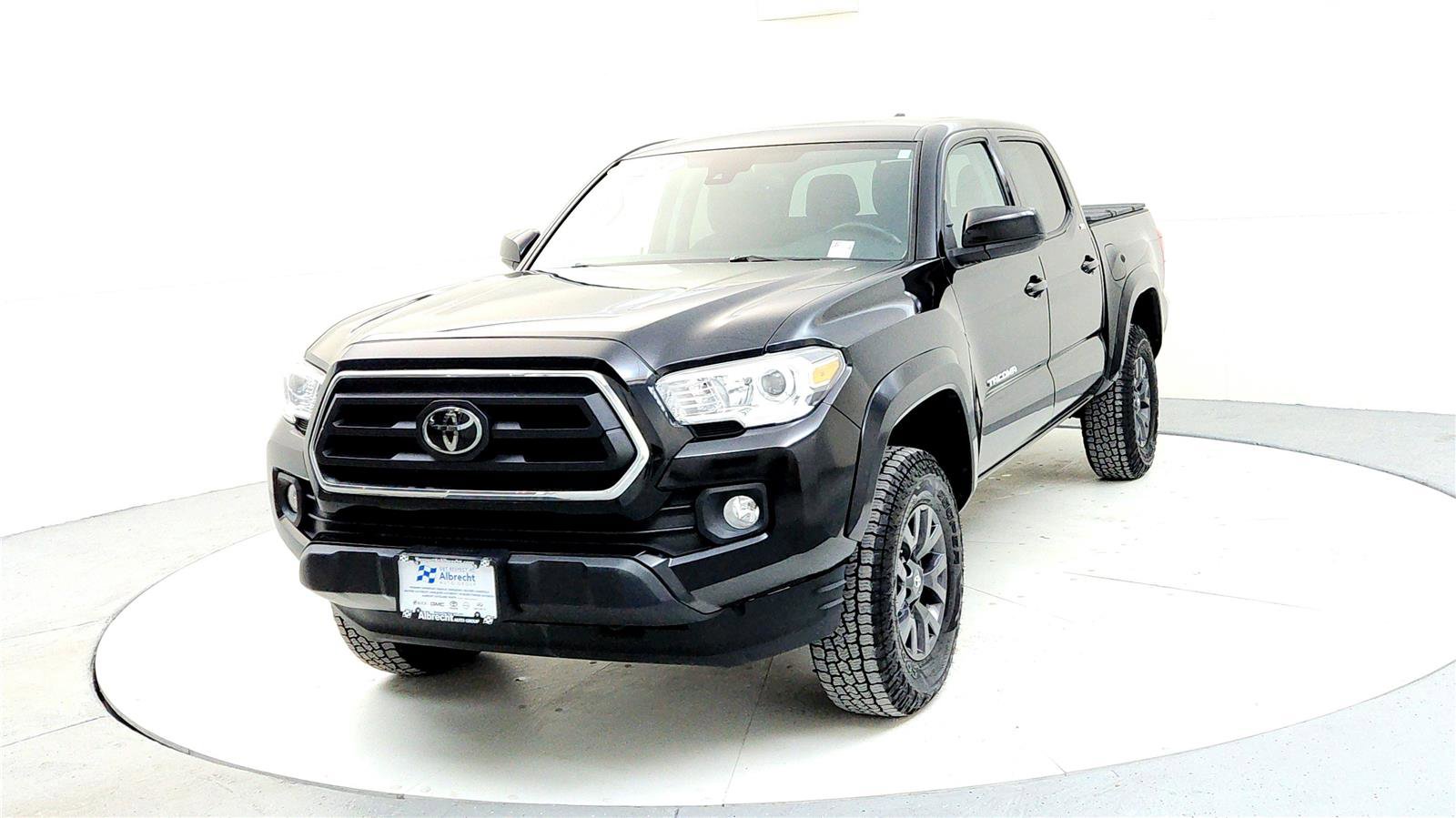 Certified 2021 Toyota Tacoma SR5 image 2