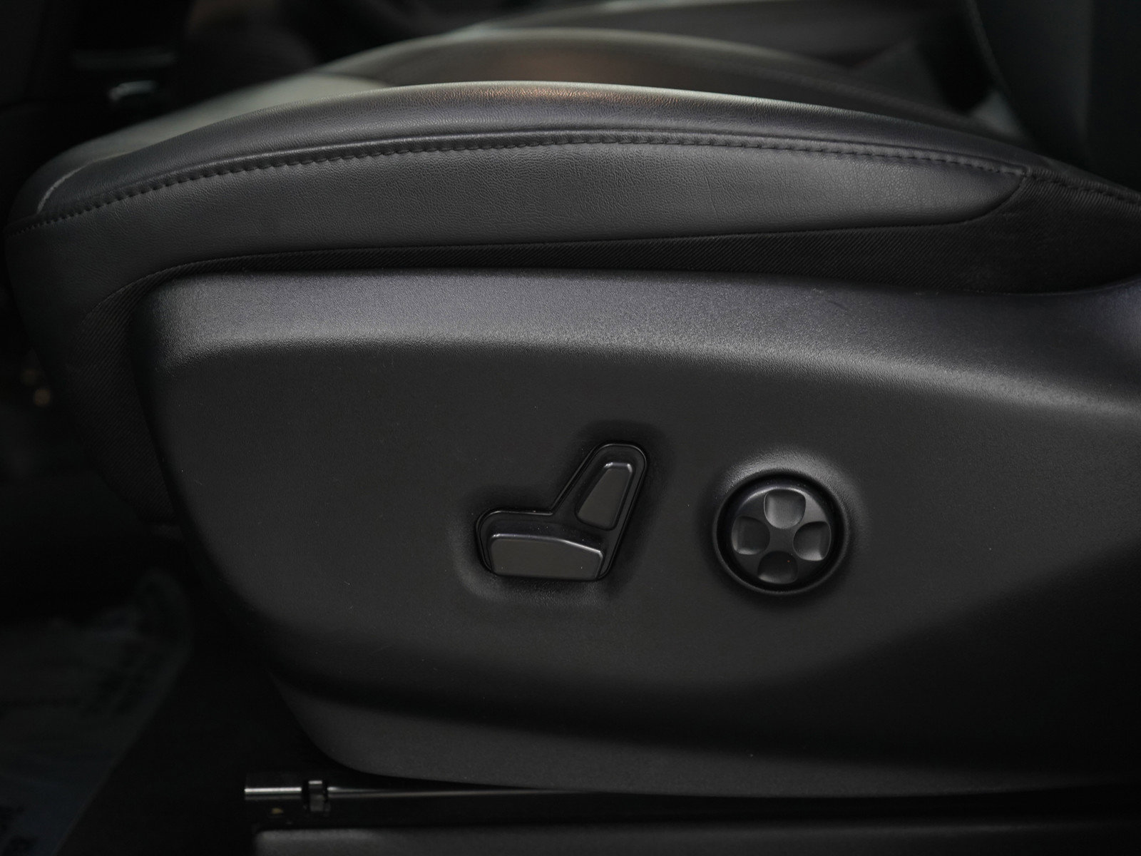 Used 2025 Chrysler Pacifica Select FWD image 24