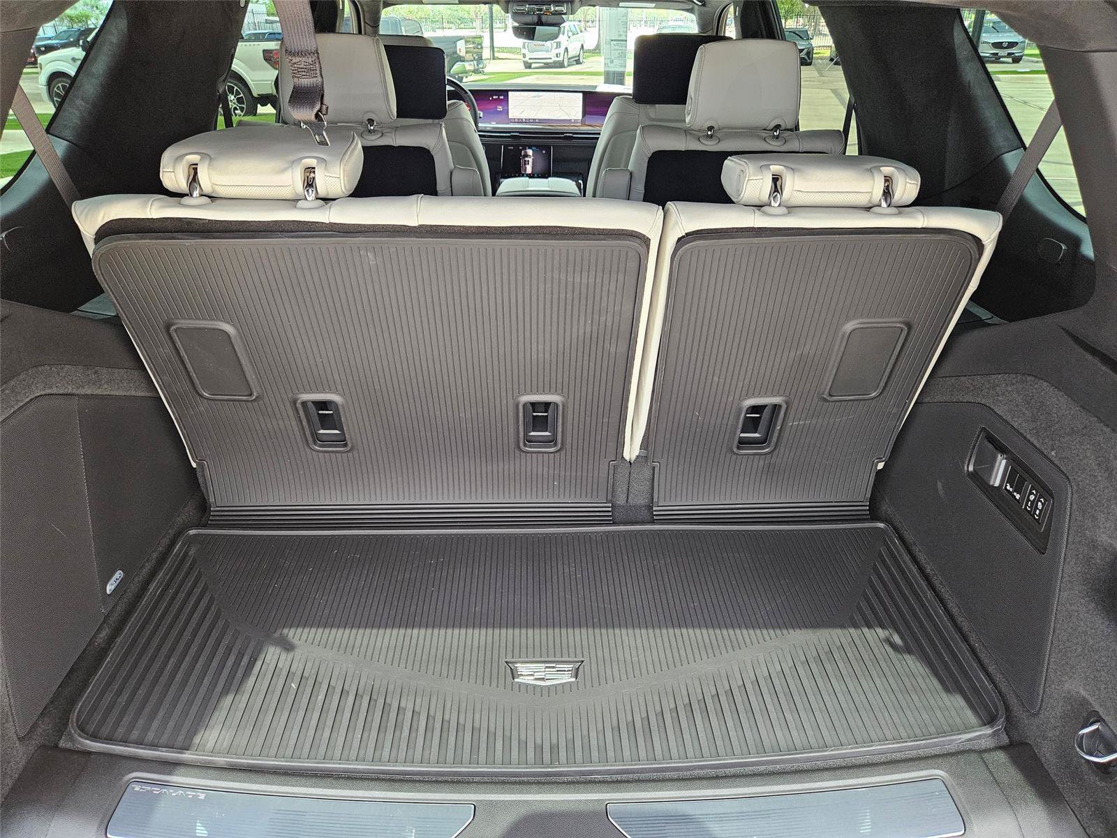 New 2026 Cadillac Escalade Platinum Sport w/ LPO, ONYX Package AWD/4WD image 64