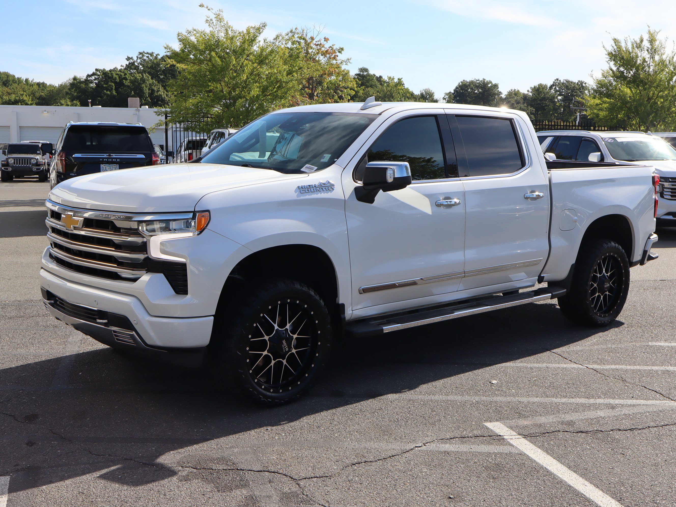 Used 2022 Chevrolet Silverado 1500 High Country w/ High Country Premium Package AWD/4WD image 5