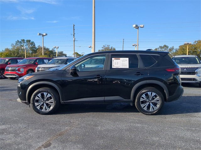 Used 2023 Nissan Rogue SV image 9