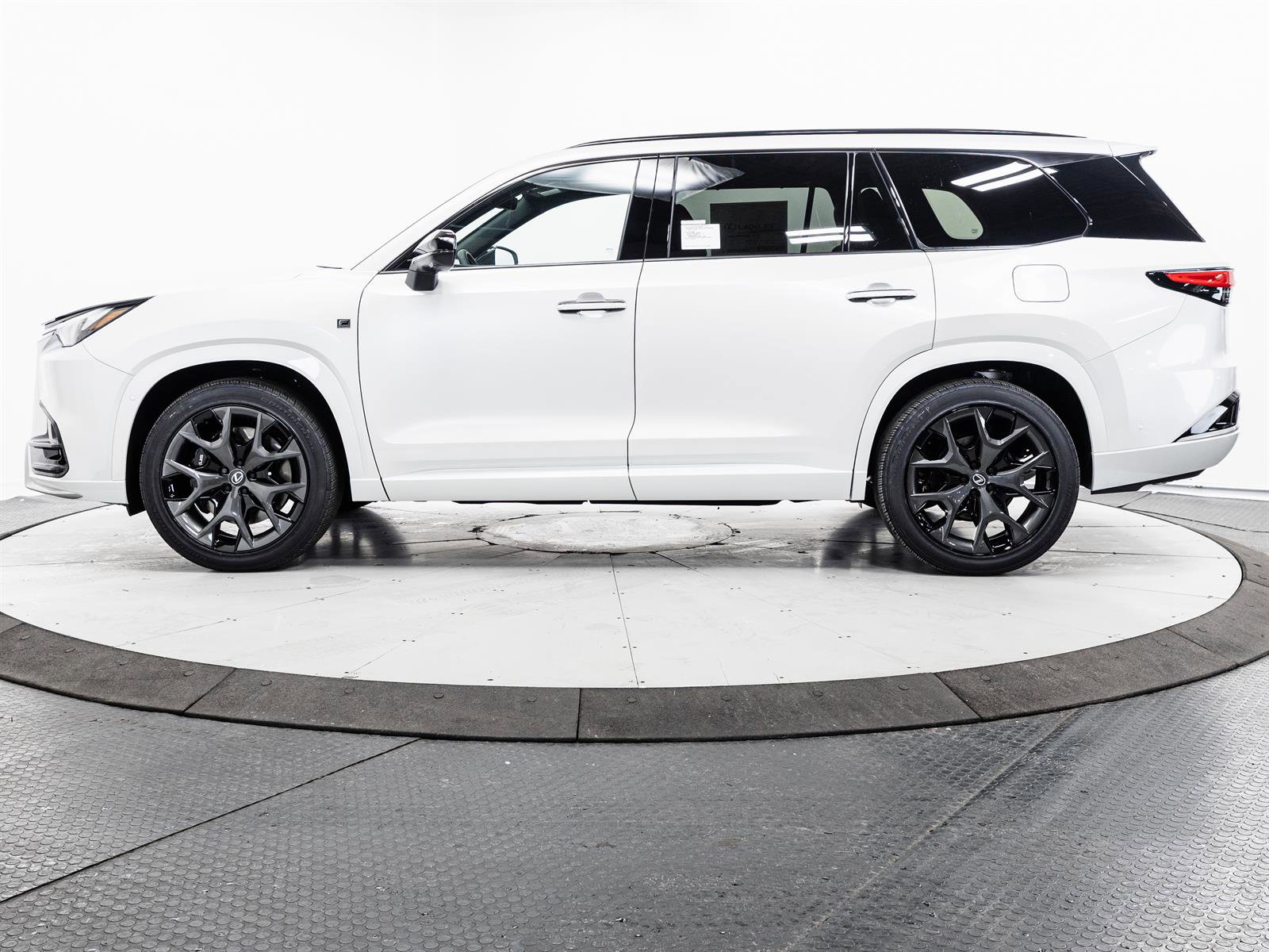 New 2026 Lexus TX 500h AWD image 9