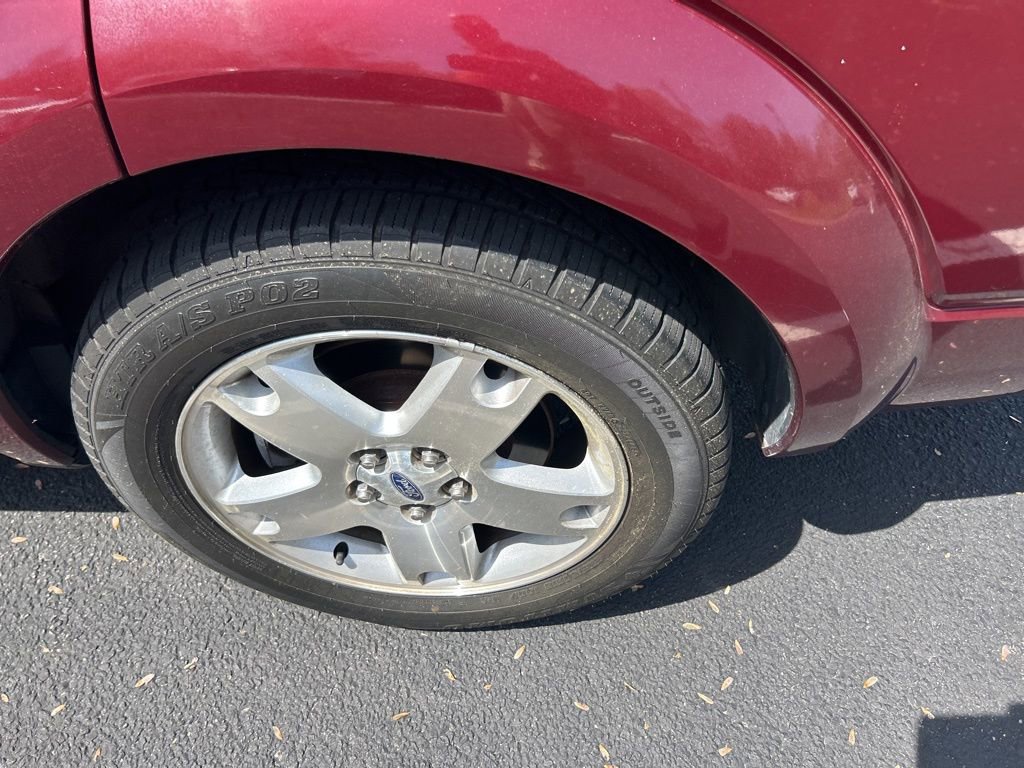 Used 2007 Ford Freestyle Limited image 13