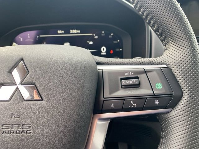 New 2025 Mitsubishi Outlander SE image 23