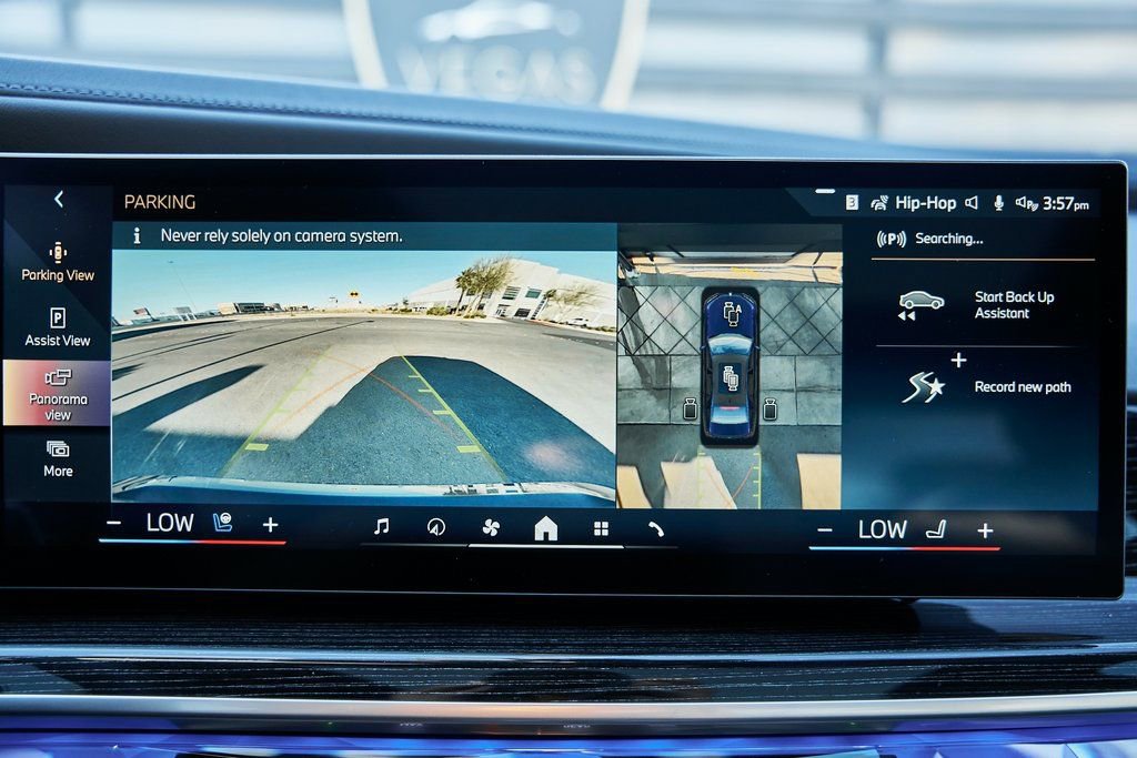 Used 2025 BMW 760i xDrive w/ Executive Package image 75