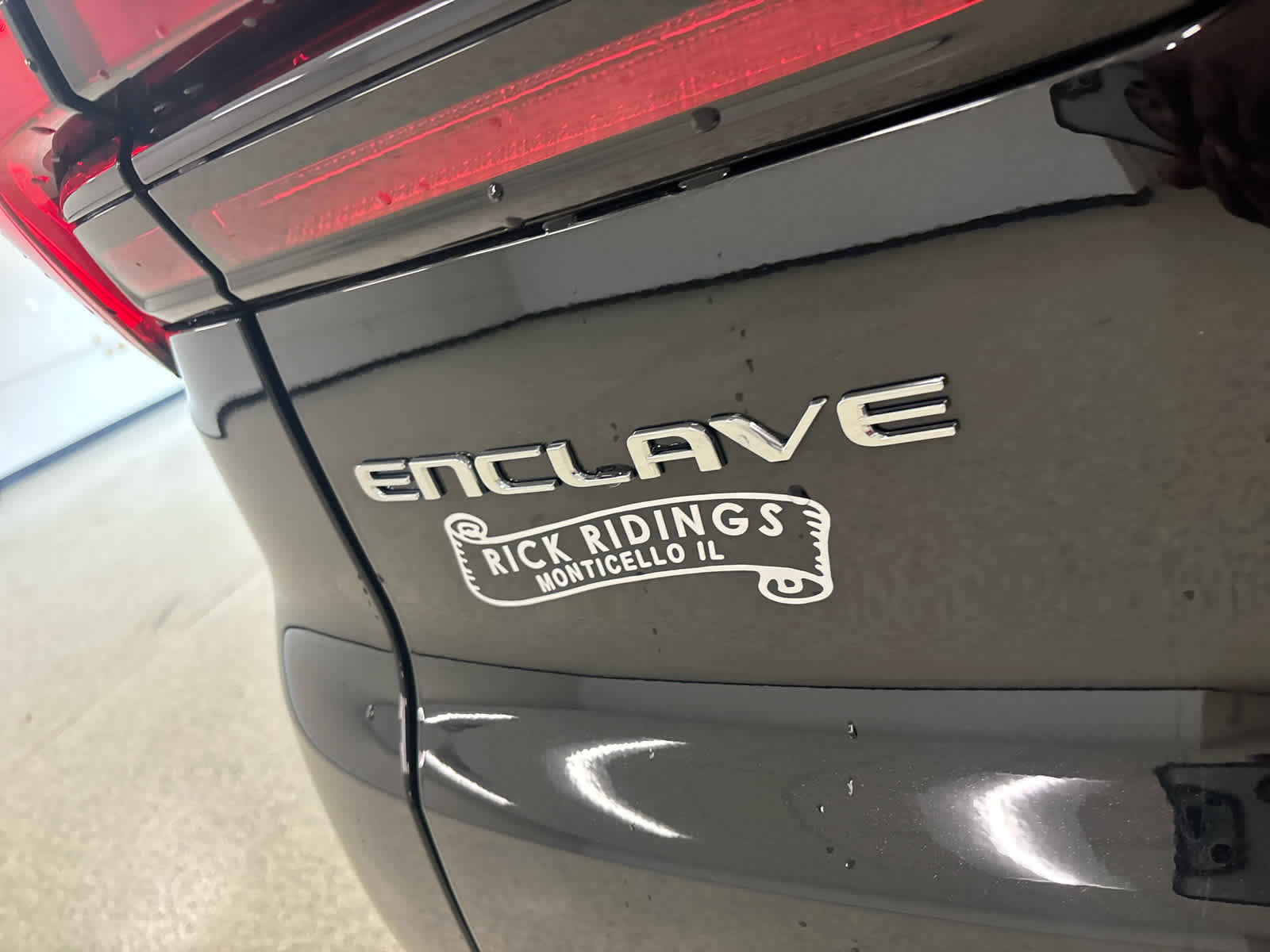 Used 2025 Buick Enclave Sport Touring w/ Power Package FWD image 14