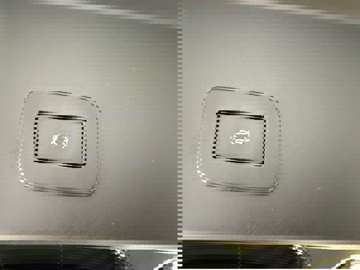 Used 2023 Land Rover Range Rover Evoque S image 39