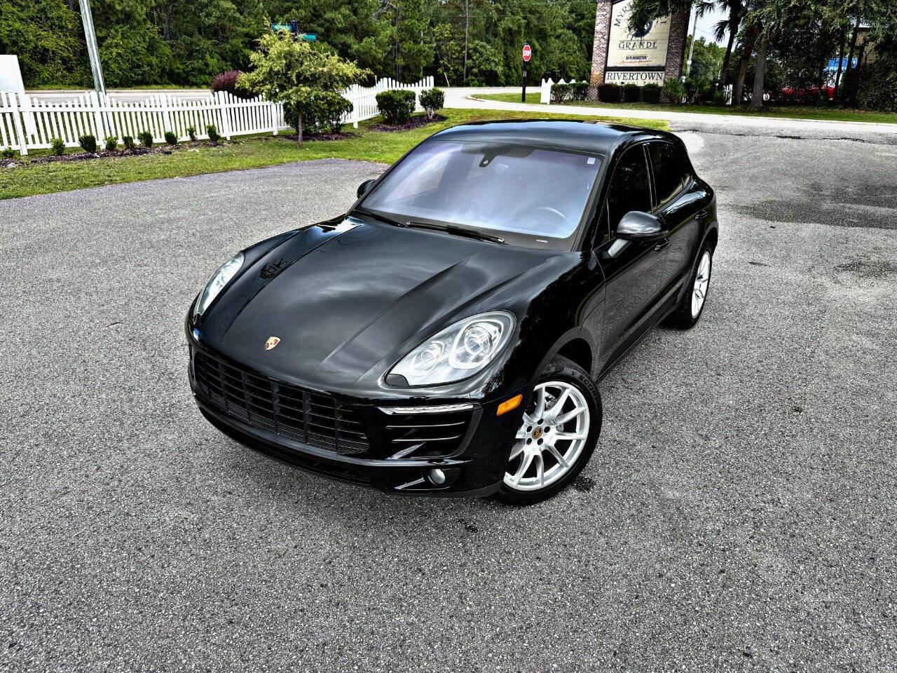 Used 2015 Porsche Macan S image 2