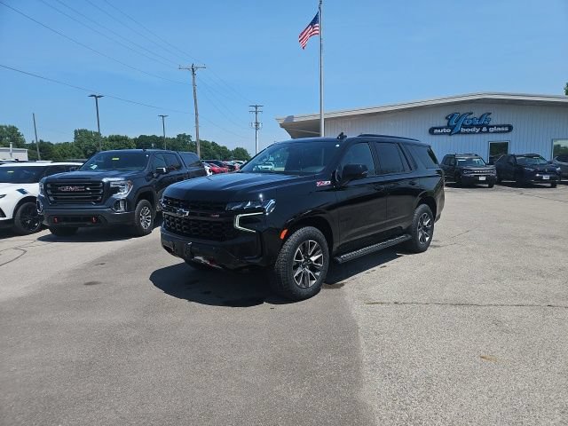 Used 2023 Chevrolet Tahoe Z71 w/ Luxury Package AWD/4WD image 2