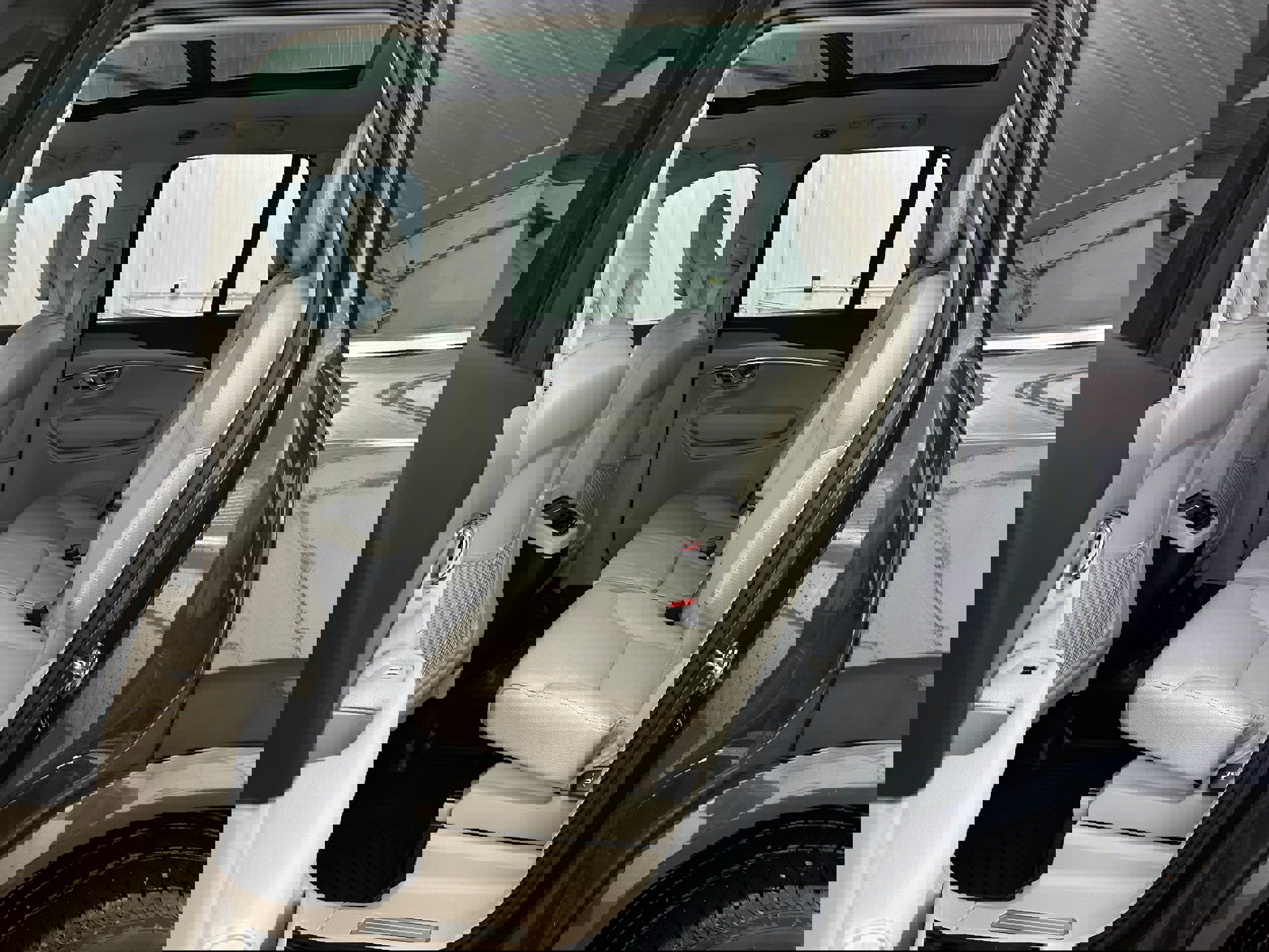 Used 2021 Volvo XC90 T5 Momentum w/ Advanced Package image 27