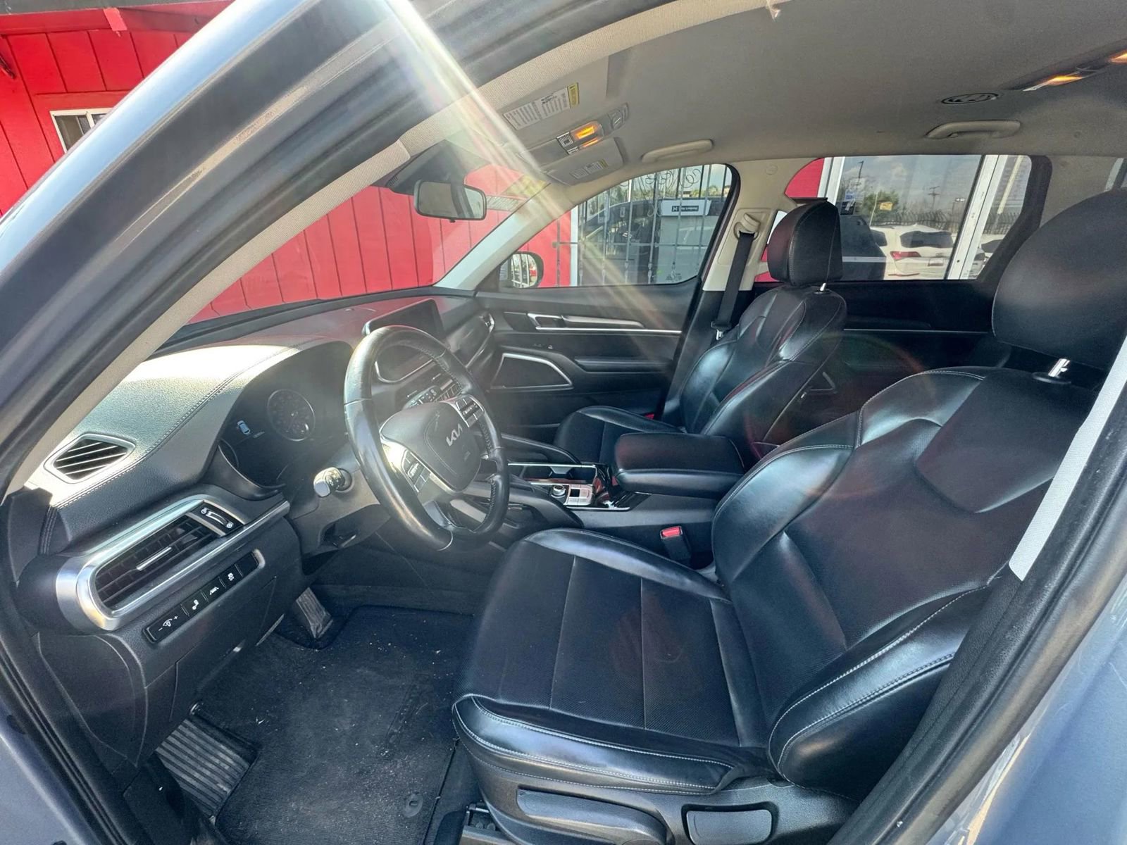 Used 2022 Kia Telluride LX image 9