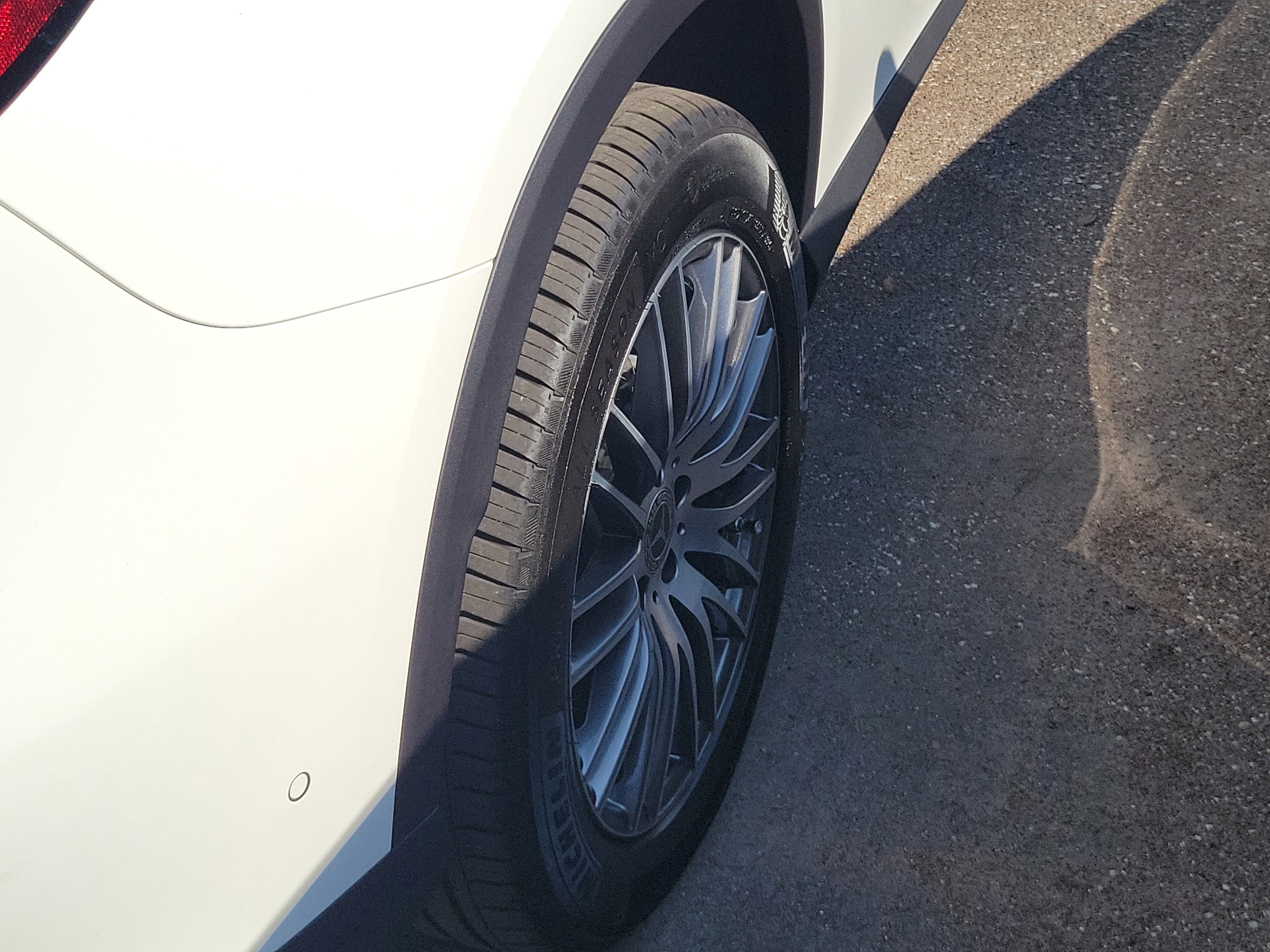 Certified 2025 Mercedes-Benz GLC 300 image 5