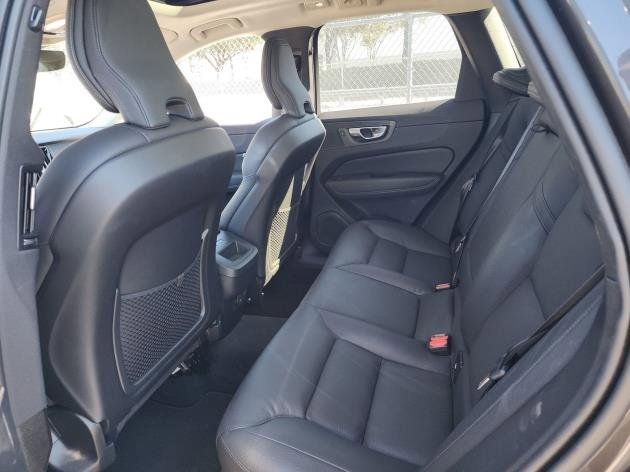 Certified 2025 Volvo XC60 B5 Plus image 10