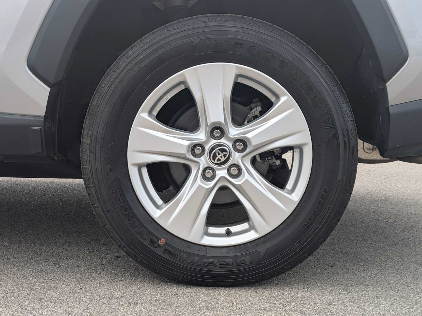 Used 2021 Toyota RAV4 XLE FWD image 14