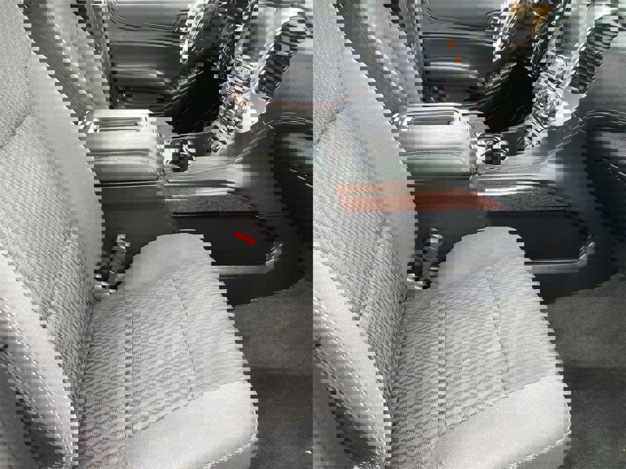 Used 2015 GMC Yukon SLE w/ Convenience Package image 9