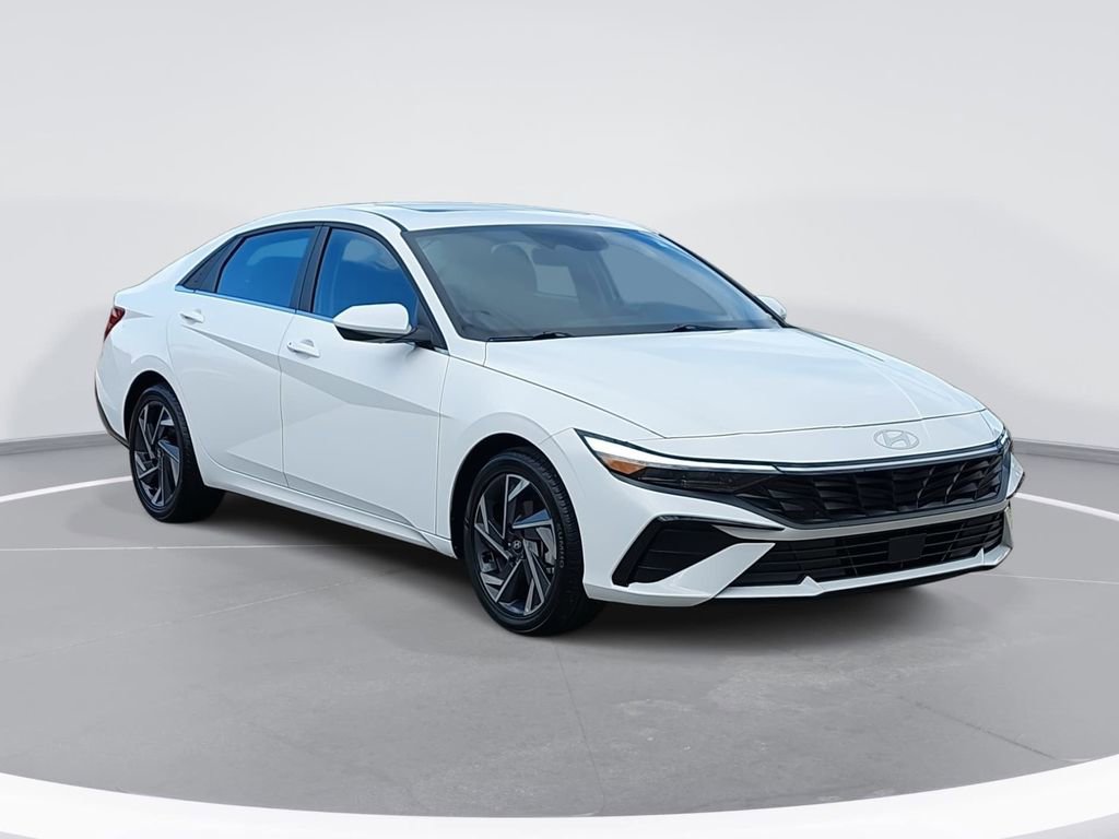 Certified 2025 Hyundai Elantra SEL w/ Cargo Package image 3