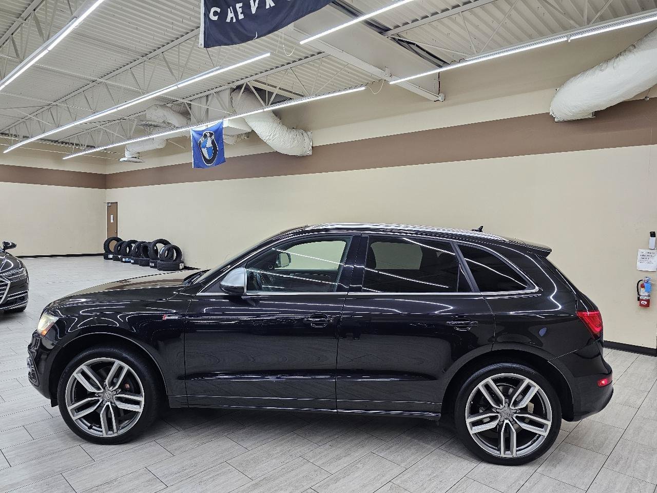 Used 2014 Audi SQ5 Prestige w/ Prestige Package AWD/4WD image 9