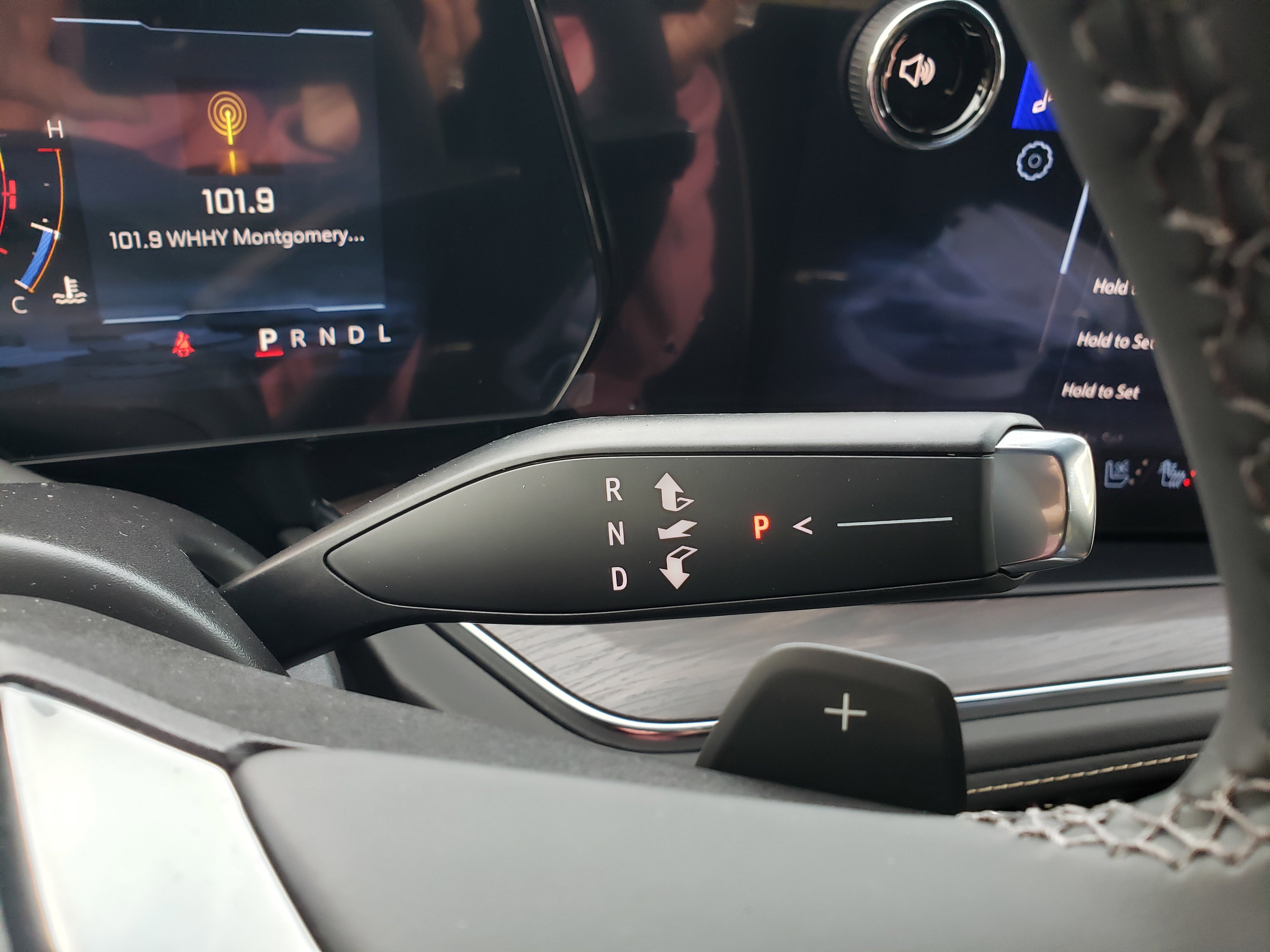 New 2026 Chevrolet Suburban Premier image 21