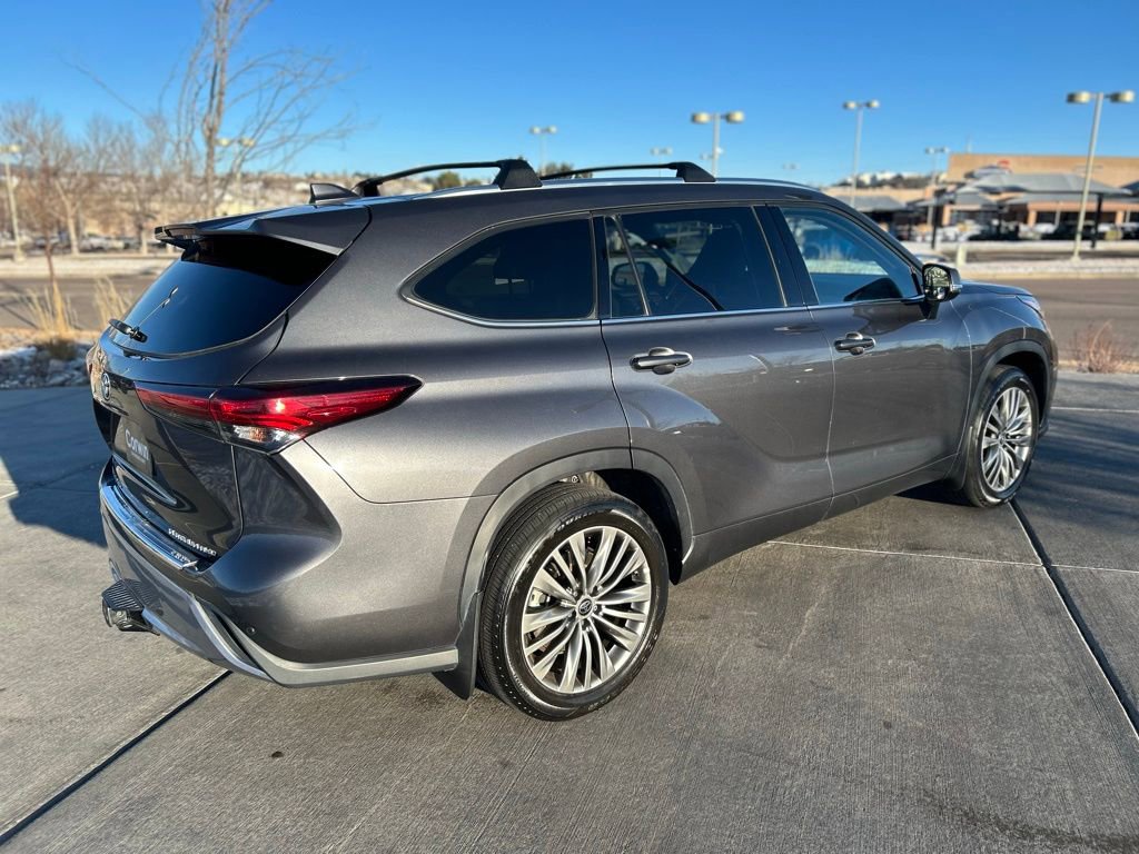 Used 2022 Toyota Highlander Platinum image 8