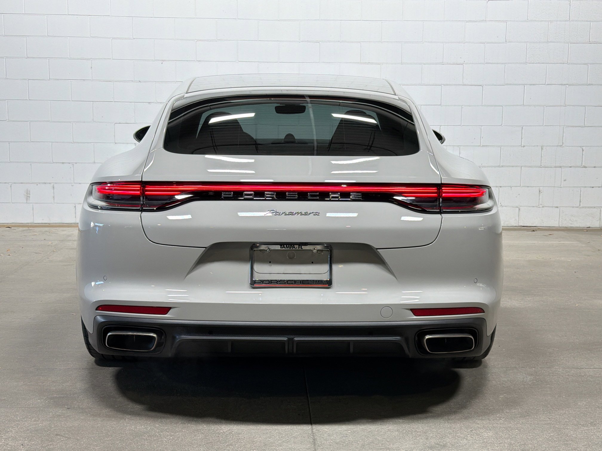 Used 2023 Porsche Panamera image 8