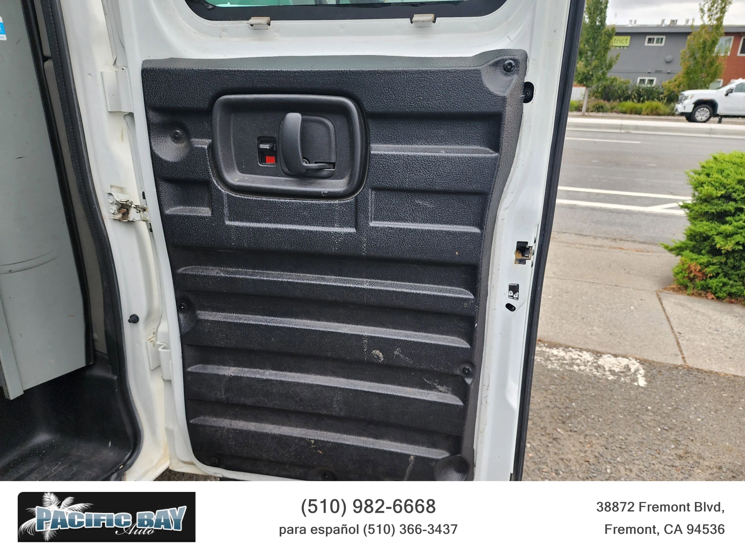 Used 2012 Chevrolet Express 2500 image 21