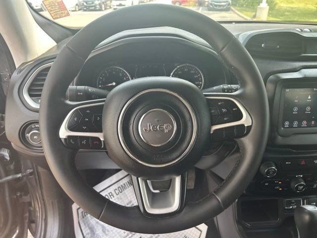 Used 2020 Jeep Renegade Latitude FWD image 14