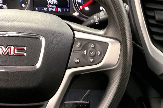 Used 2023 GMC Acadia SLE image 12