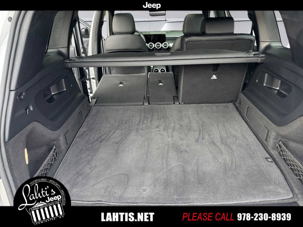 Used 2024 Mercedes-Benz GLB 35 AMG 4MATIC image 17