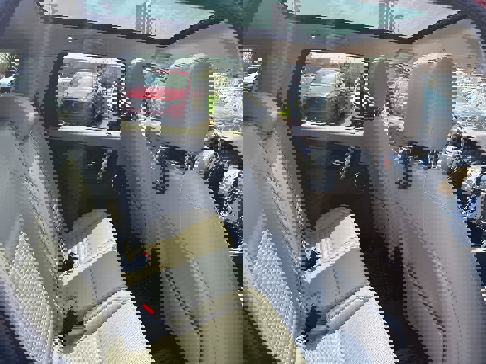 Used 2020 Land Rover Discovery Sport SE image 25