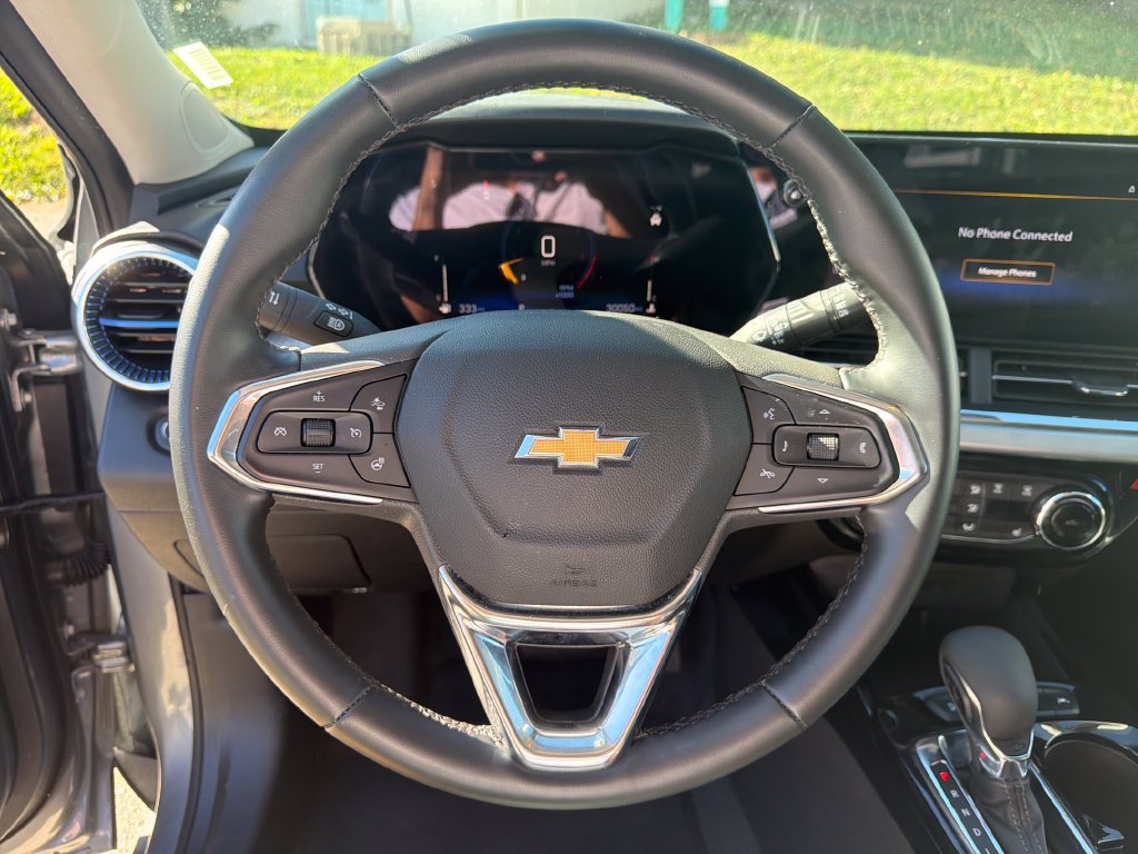 Used 2025 Chevrolet Trax LT w/ LT Convenience Package FWD image 18