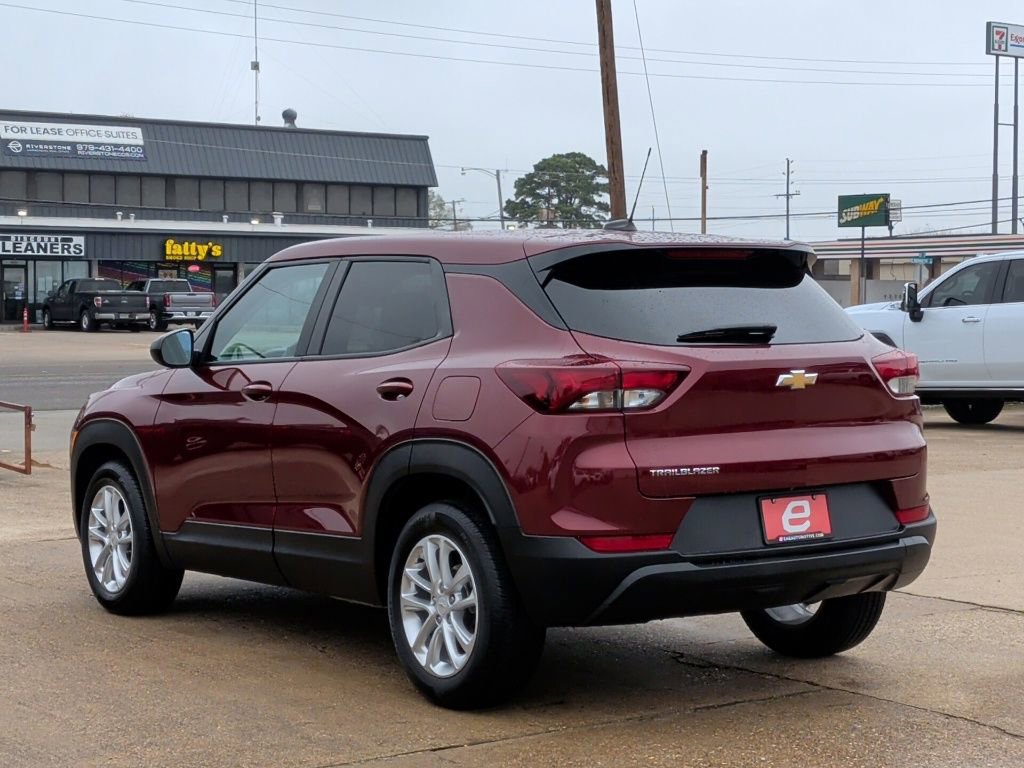 Used 2024 Chevrolet TrailBlazer LS w/ LS Convenience Package image 6