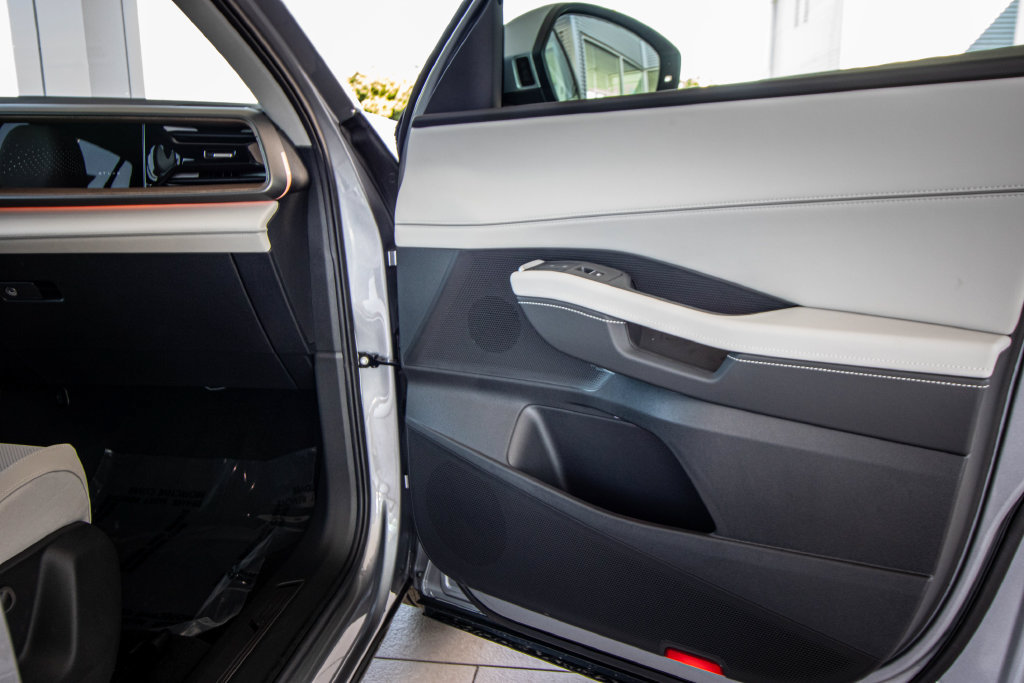 New 2027 Volkswagen Atlas SE FWD image 19