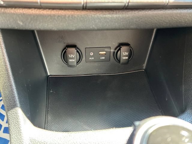 Used 2020 Hyundai Elantra GT FWD image 33
