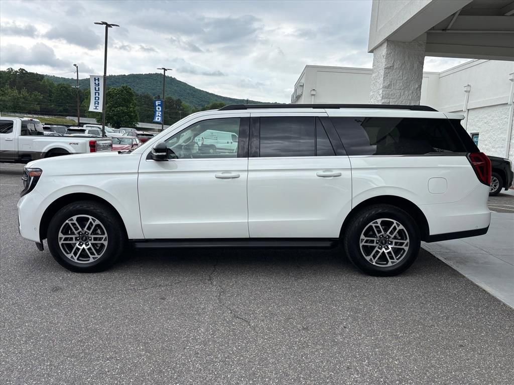 Used 2025 Ford Expedition Max Active AWD/4WD image 24