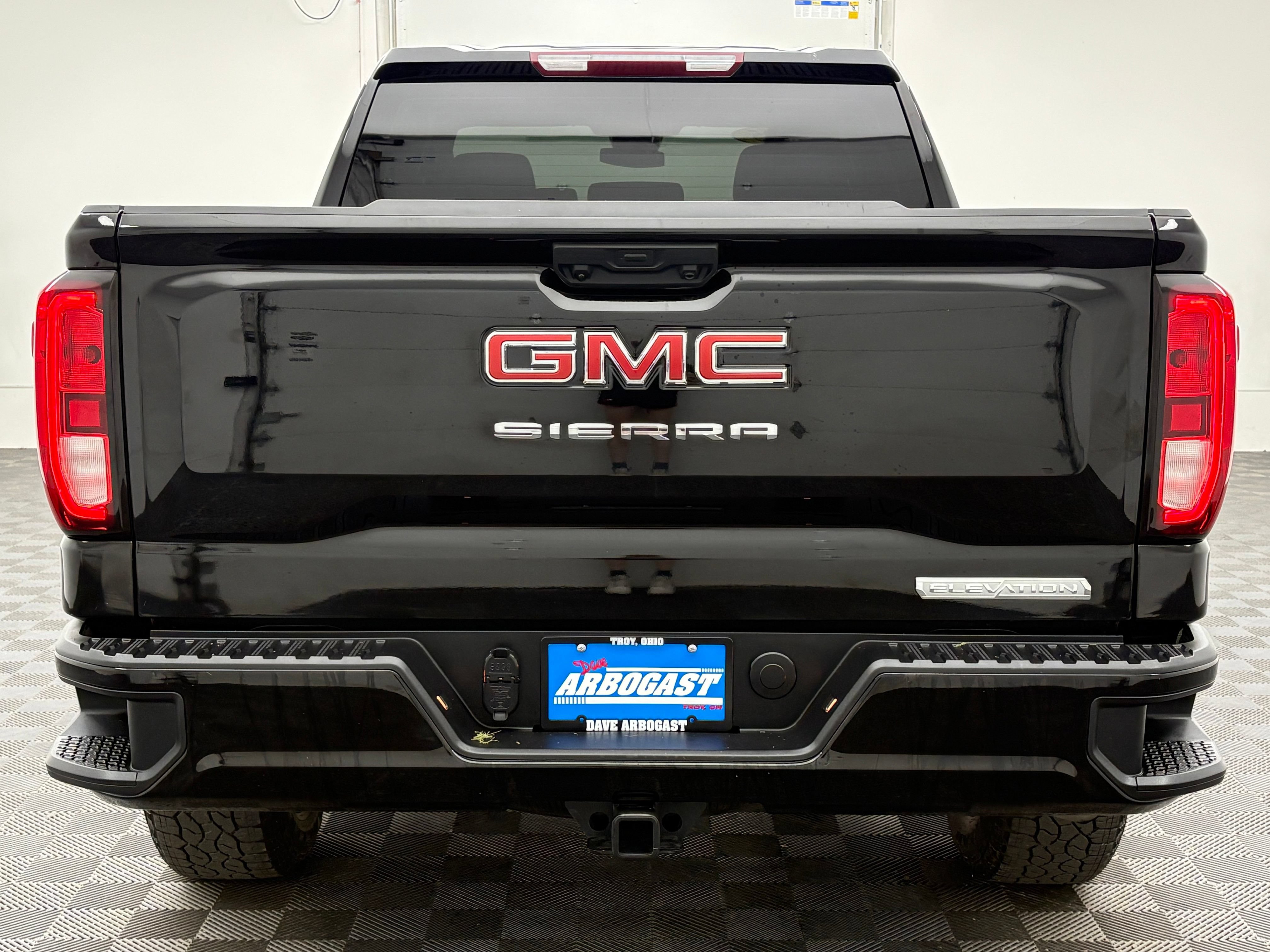Used 2025 GMC Sierra 1500 Elevation AWD/4WD image 8