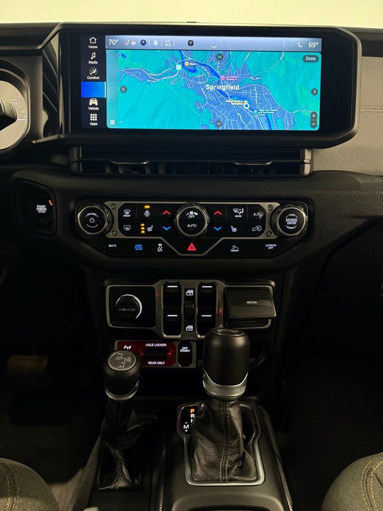 Used 2024 Jeep Wrangler Unlimited image 26