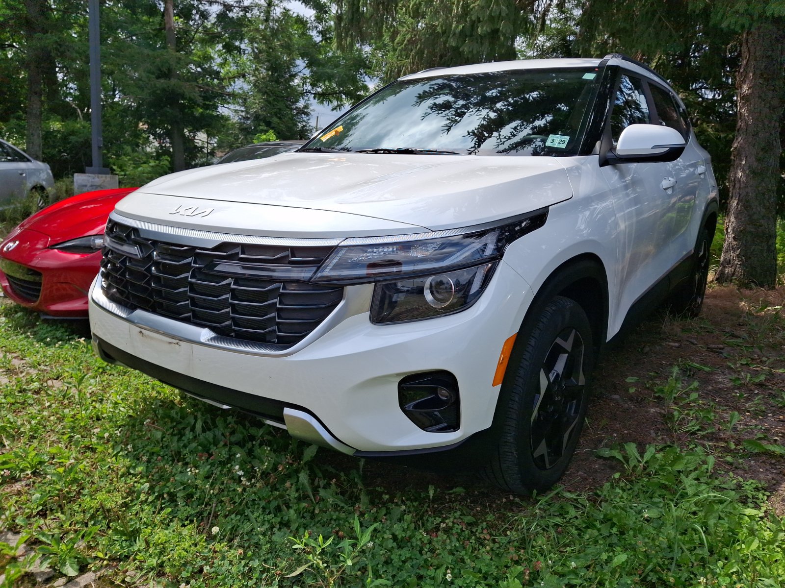 Used 2024 Kia Seltos EX AWD/4WD image 3