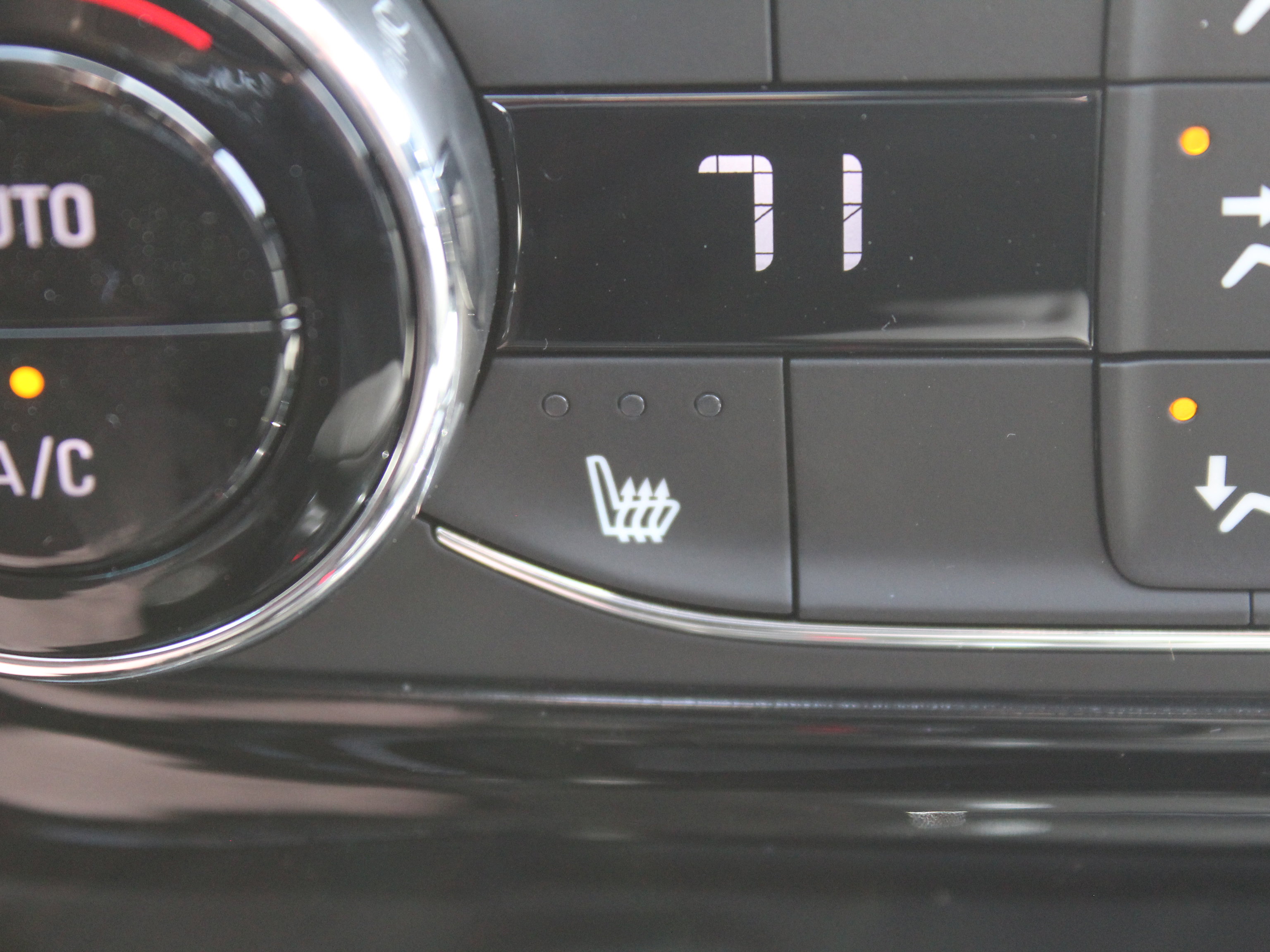 New 2026 Chevrolet Trax LT image 13