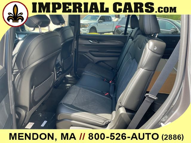 New 2025 Jeep Grand Cherokee L Altitude image 18