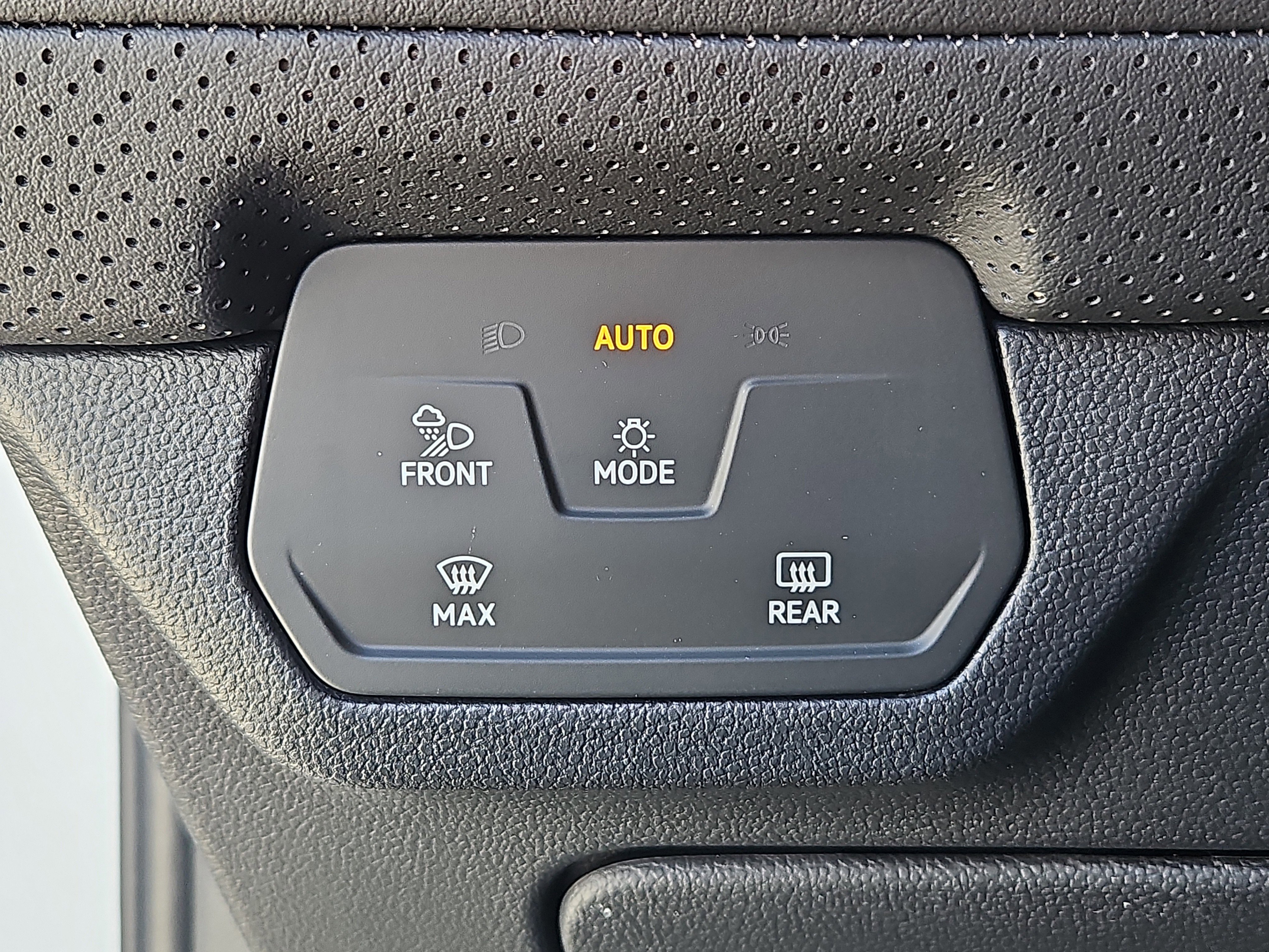 New 2026 Volkswagen Atlas Cross Sport SEL R-Line image 10