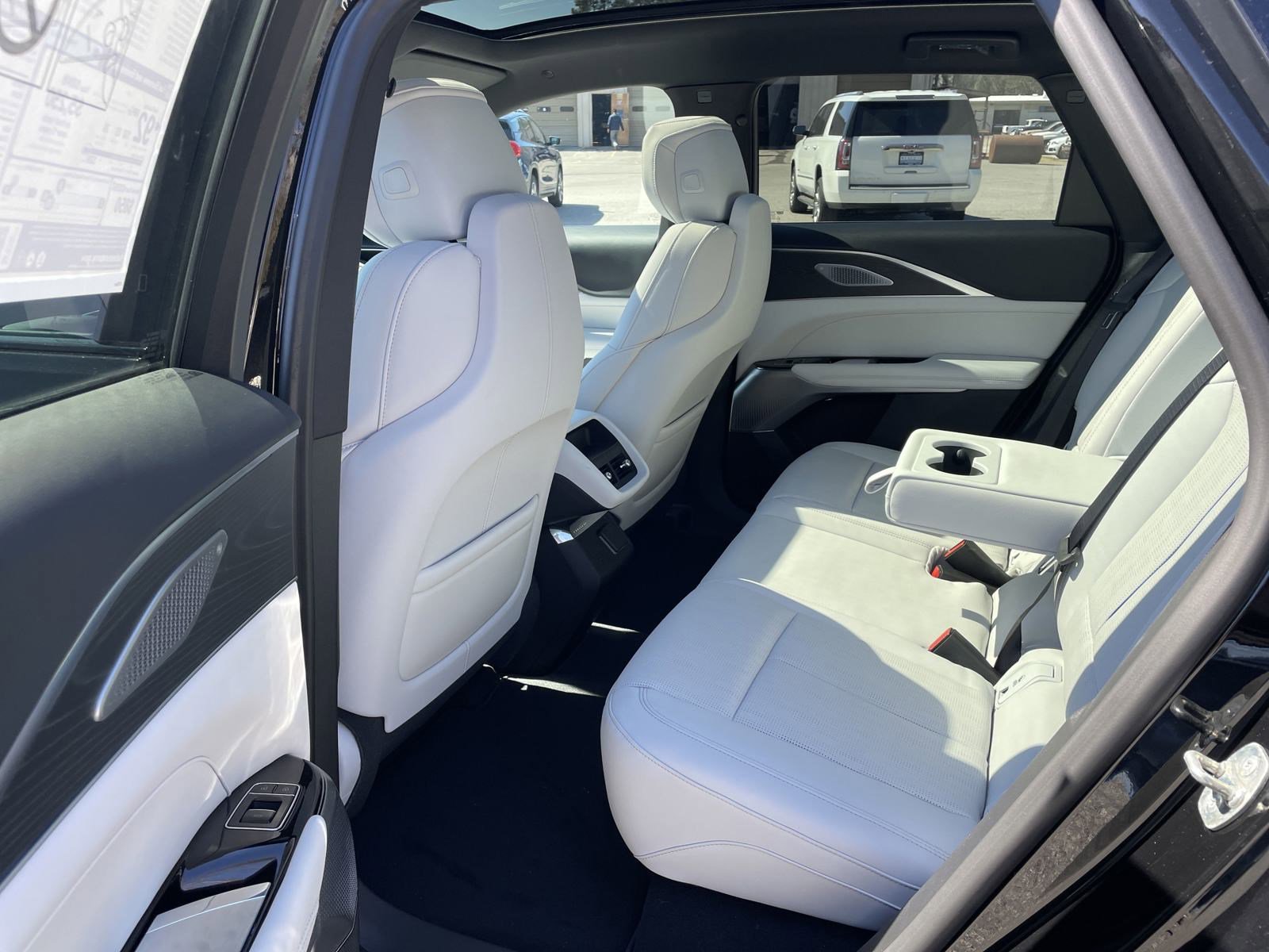 New 2025 Cadillac Lyriq Luxury image 15