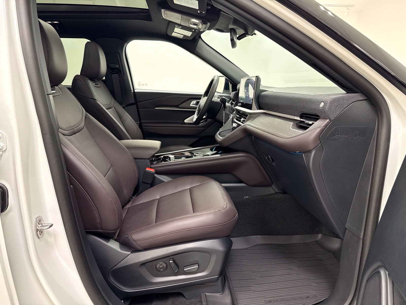 New 2026 Ford Explorer Platinum RWD image 34