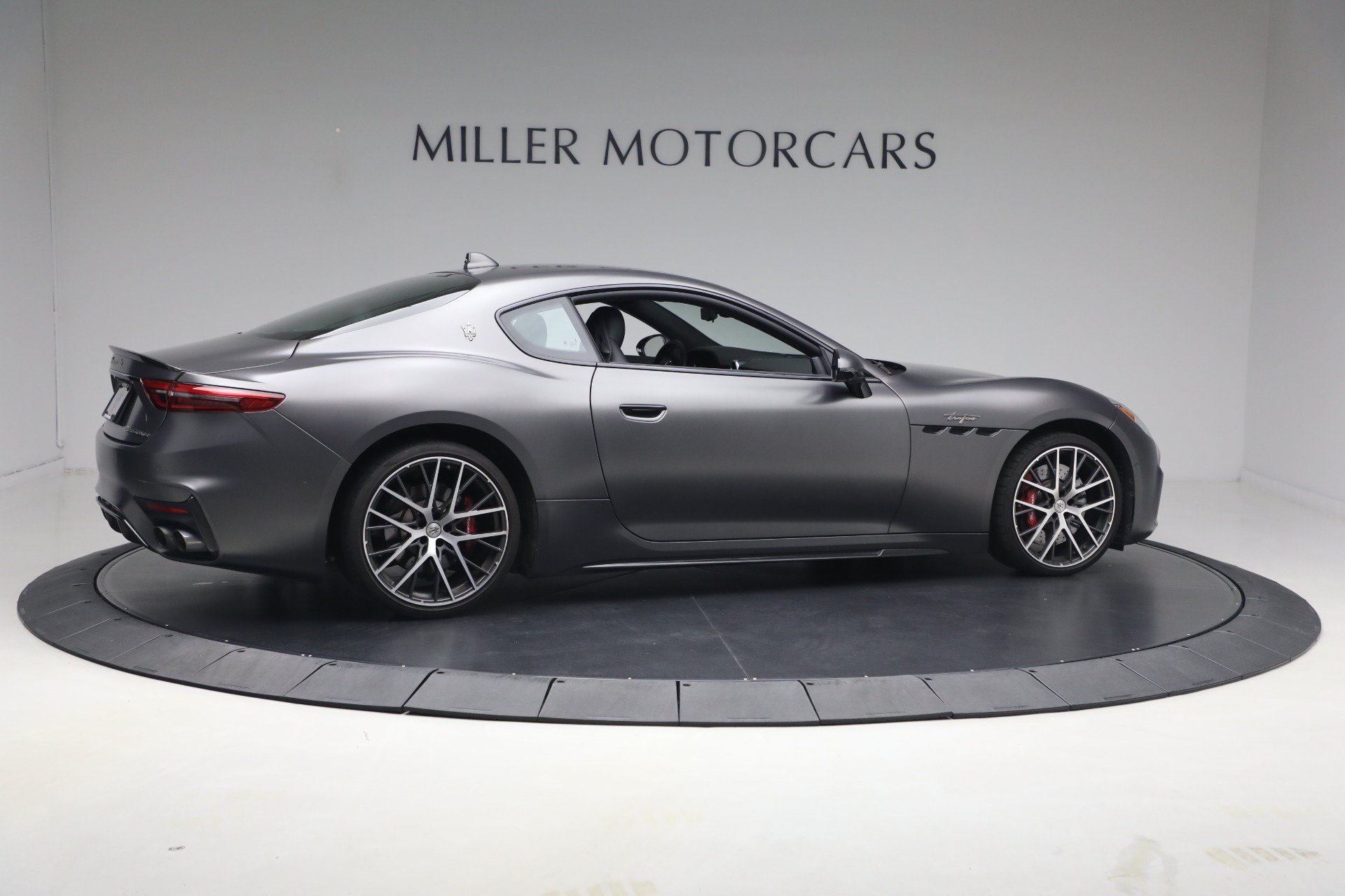 Certified 2024 Maserati GranTurismo Trofeo AWD/4WD image 8