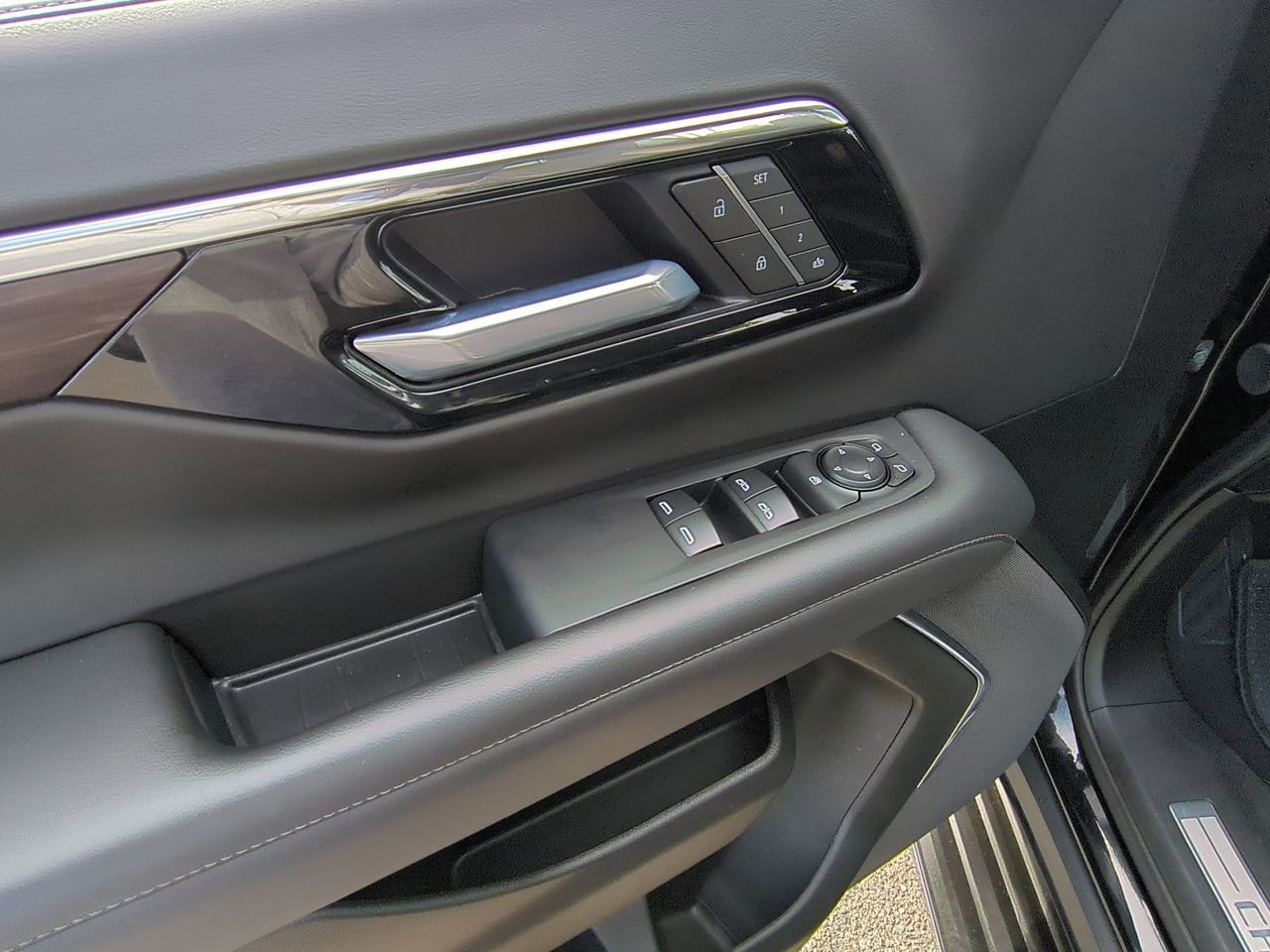 Certified 2025 Chevrolet Tahoe LT AWD/4WD image 23