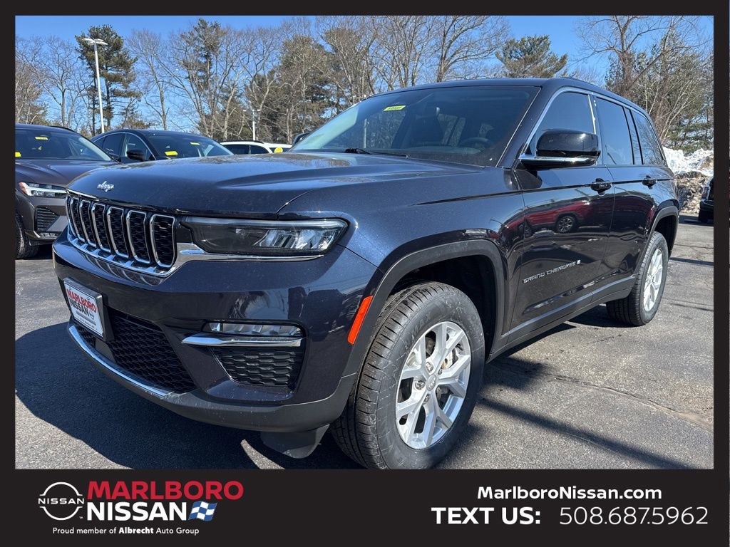 Used 2023 Jeep Grand Cherokee Limited image 3